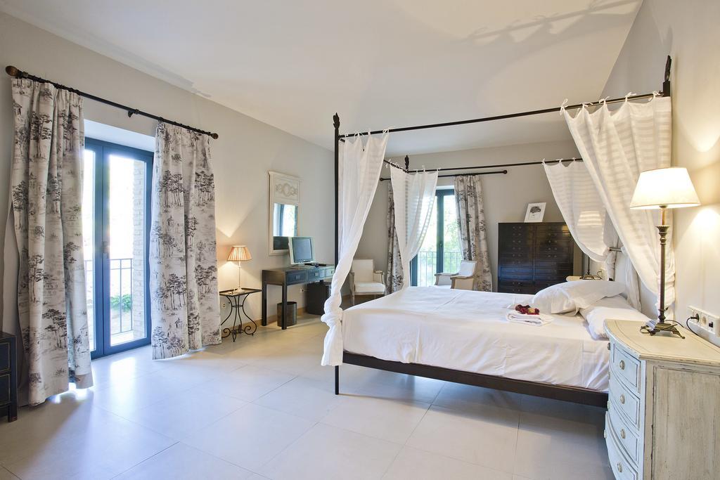 Hotel Villa Marcilla Exteriör bild