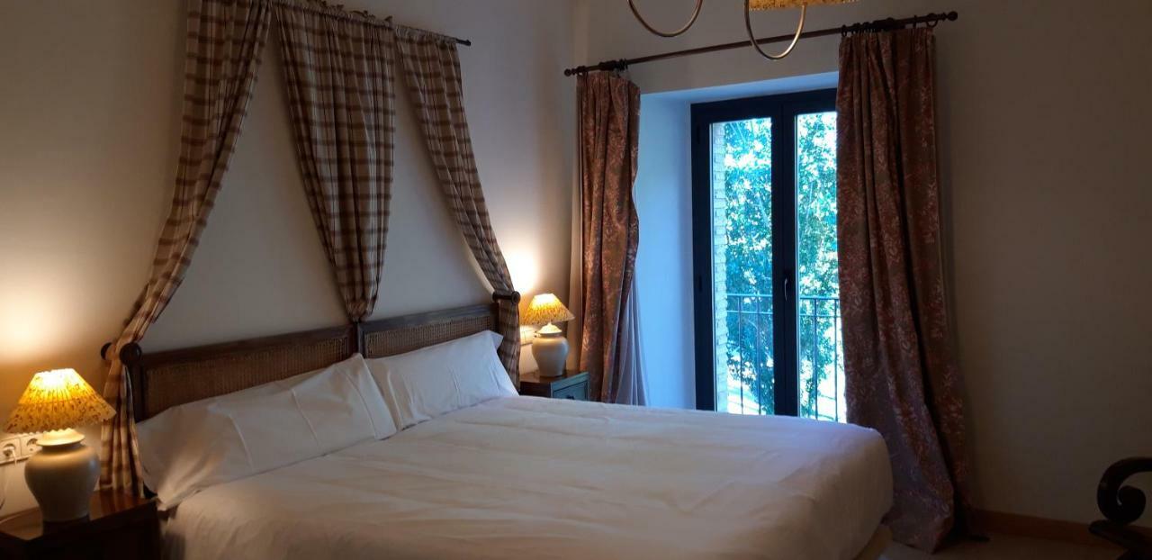 Hotel Villa Marcilla Exteriör bild